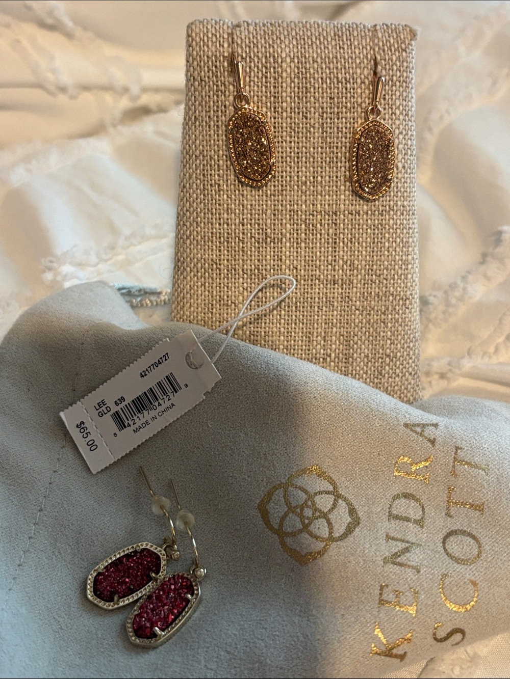 New Kendra Scott Lee druzy drop earrings in red and gold/gold
Both rose gold